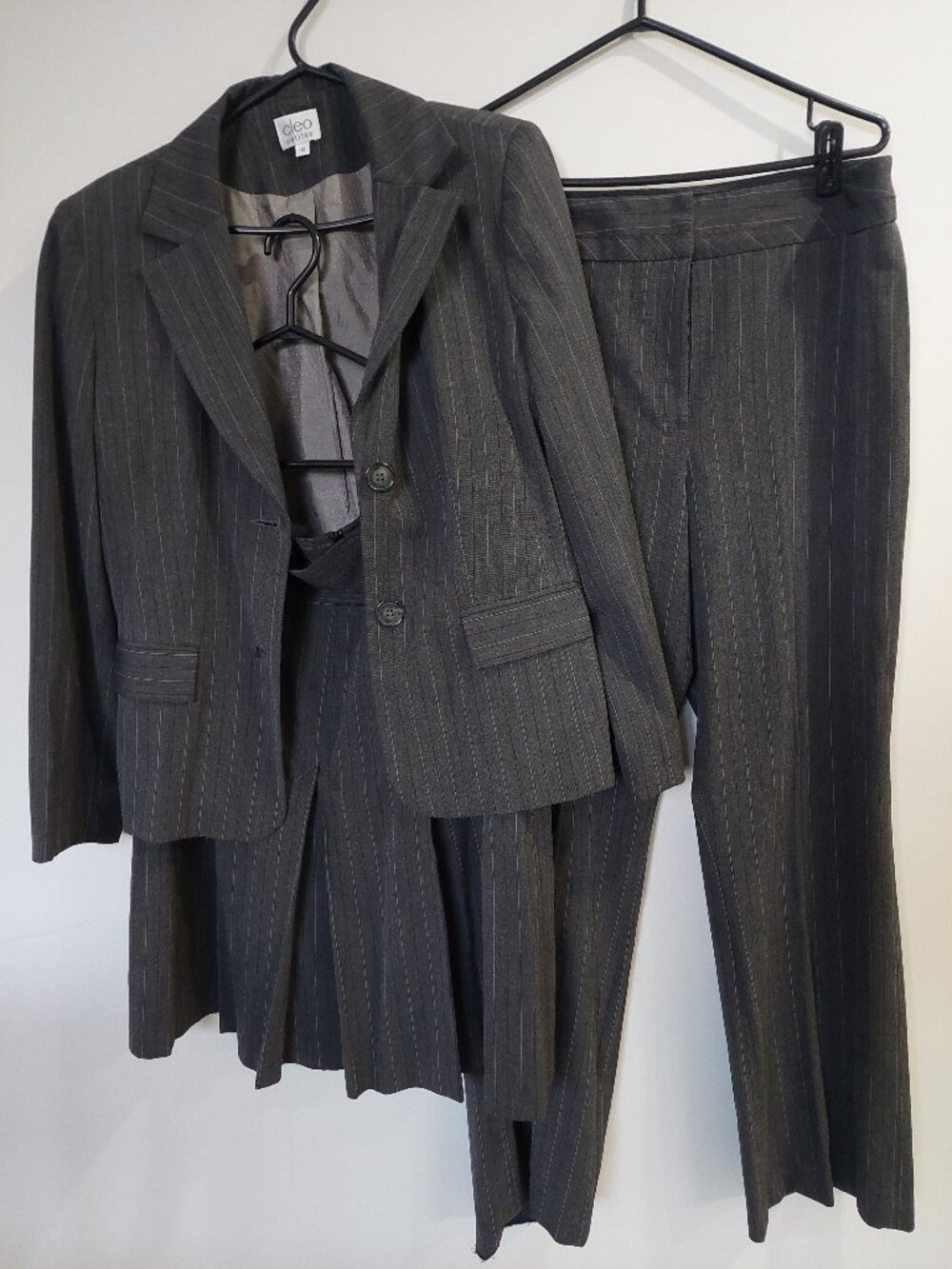 Cleo Women's 12P Pinstripe 3-piece Business Suit Set Blazer Skirt & Pants